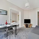Bright Apartment - 2Br-4P - Belleville